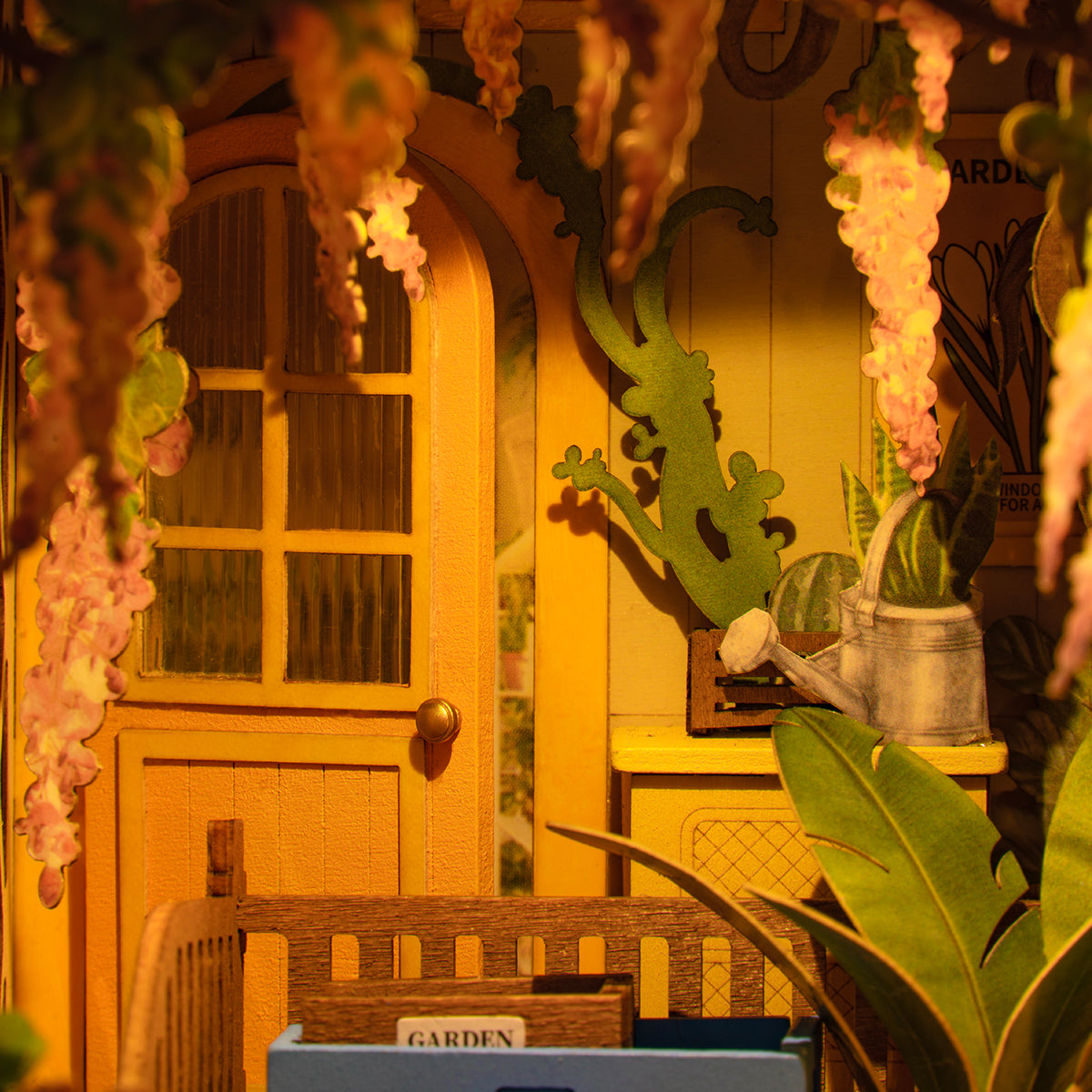 Book Nook Shelf Insert - Holiday Garden House | Rolife