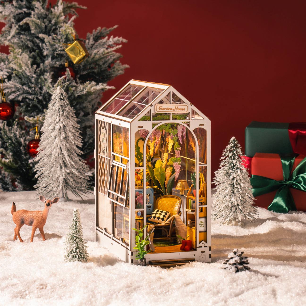 Book Nook Shelf Insert - Holiday Garden House | Rolife