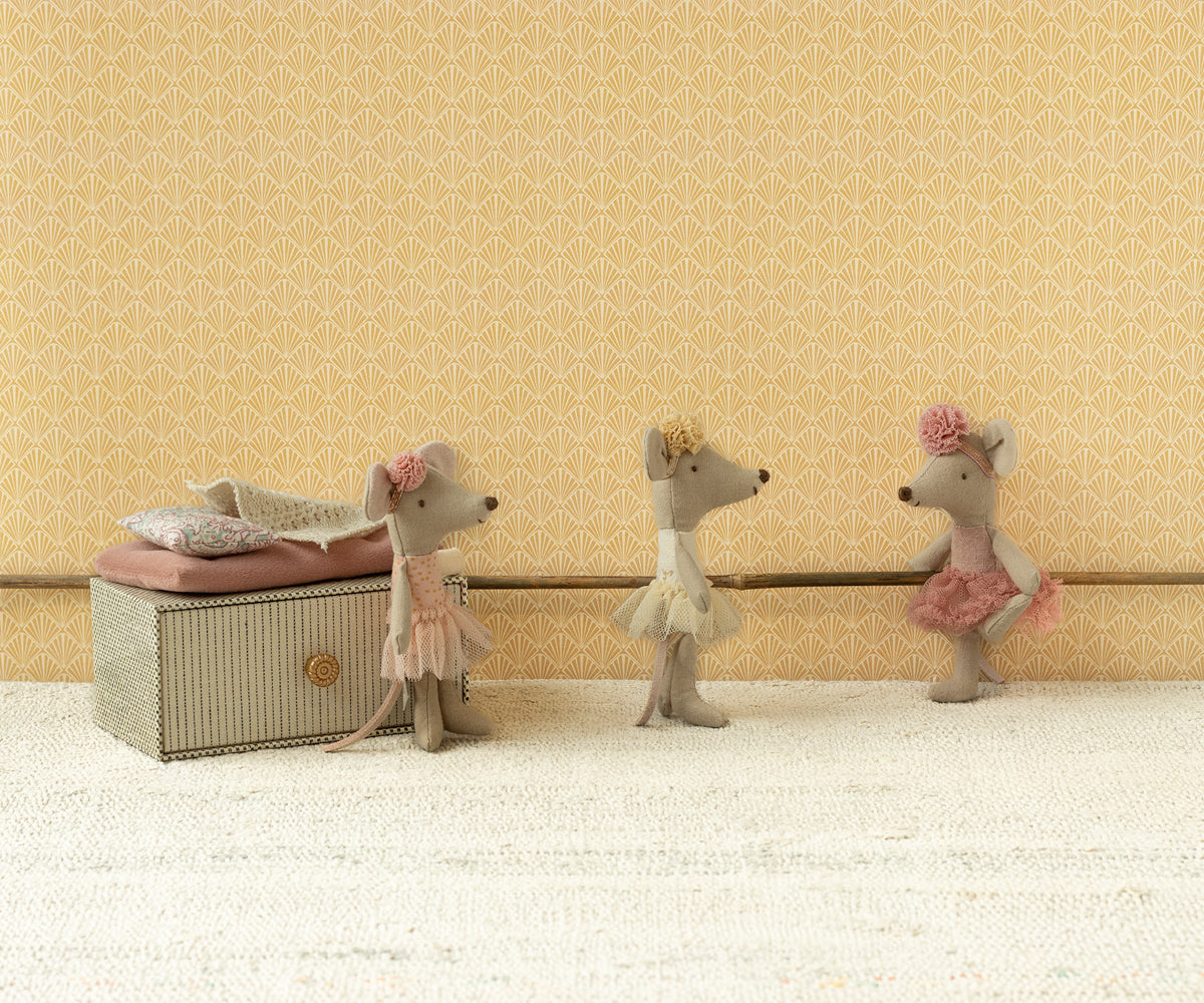 Dance Mouse in Daybed Little Sister | Maileg