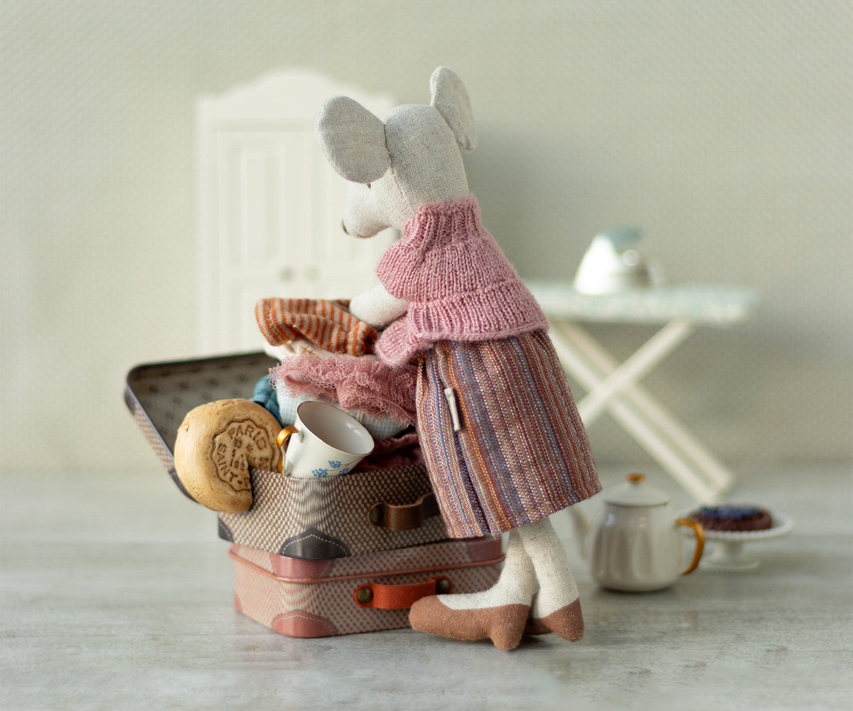 Knitted Blouse & Skirt in Suitcase Grandma Mouse | Maileg