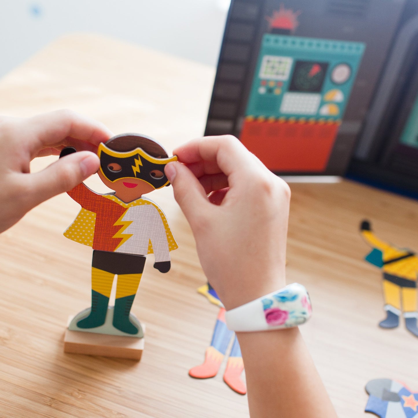 Superheroes Magnetic Dress Up