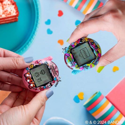 Connection True Friends - Blue Graffiti and Pink Graffiti | Tamagotchi