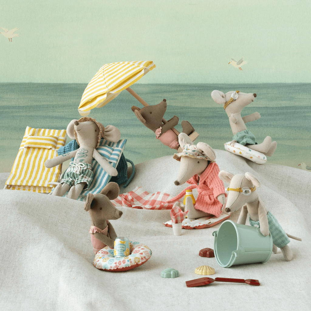 Beach Set Shovel Bucket & Shells | Maileg