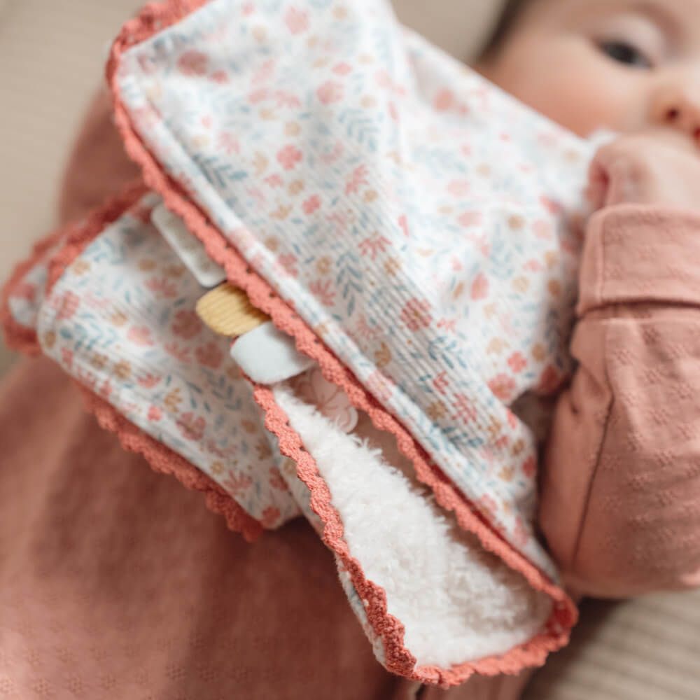 Cuddle Cloth: Miffy Lucky Blossom | Pusheen