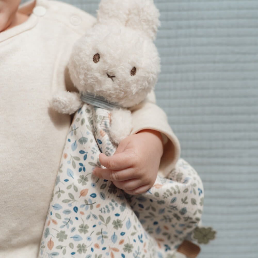 Cuddle Cloth: Miffy Lucky Leaves | Pusheen