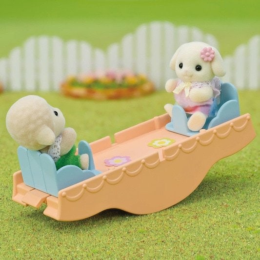 Rainbow Fun Nursery Bus | Sylvanian Families