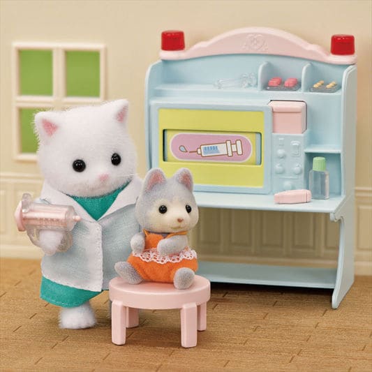 Village Doctor Starter Set | Sylvanian Families