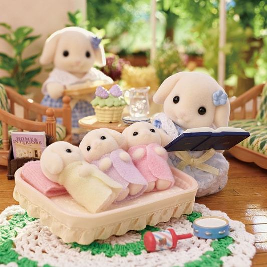 Flora Rabbit Family | Sylvanian Families